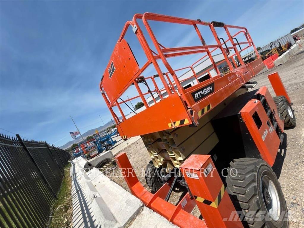 JLG RT4394 Підйомники-ножиці