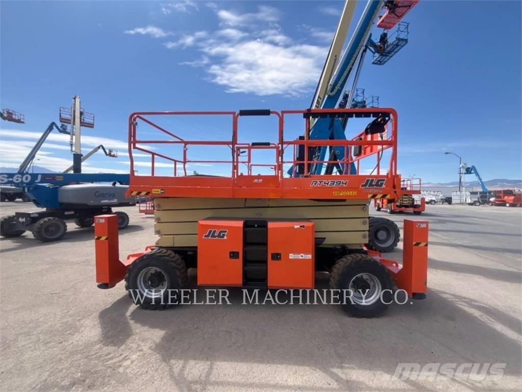 JLG RT4394 Підйомники-ножиці