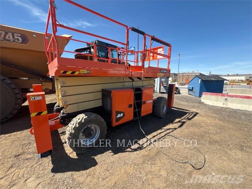 JLG RT4394 Підйомники-ножиці