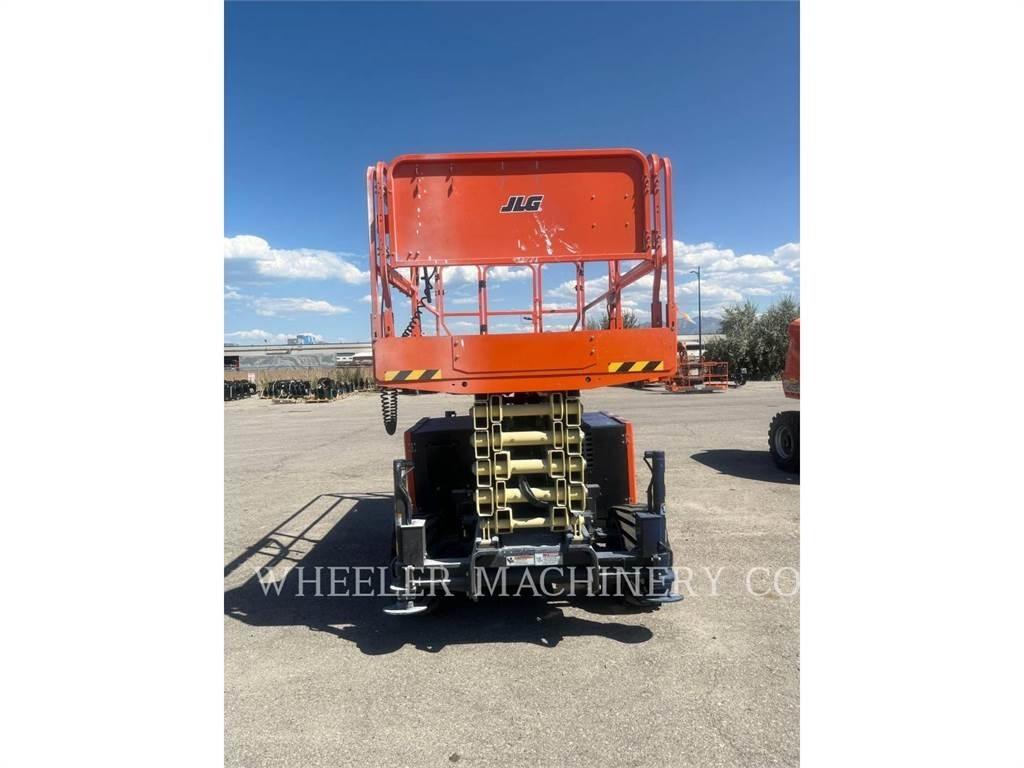 JLG RT4769 Підйомники-ножиці