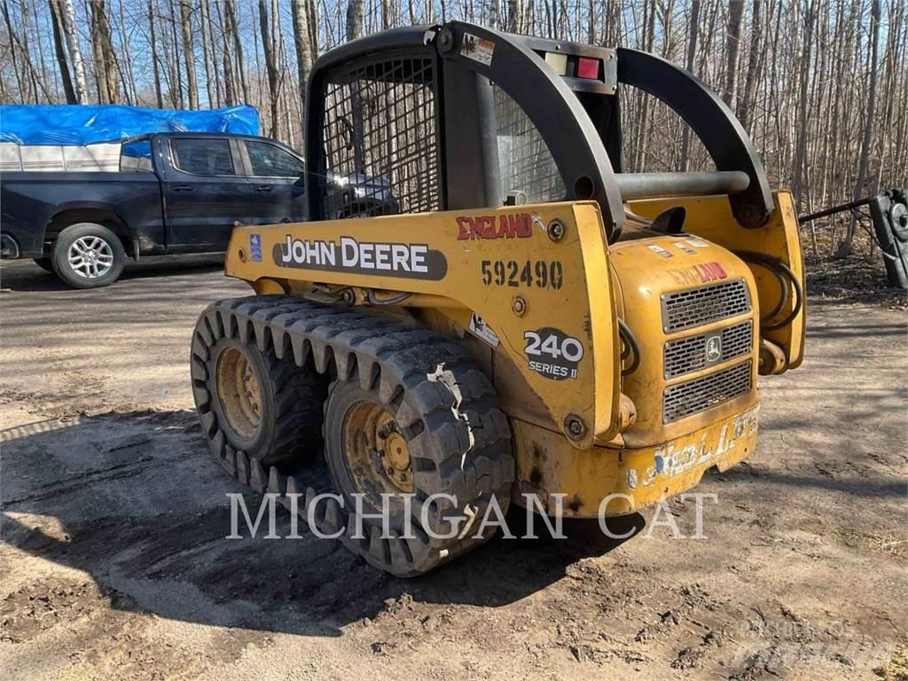 John Deere 240 Міні-навантажувачі