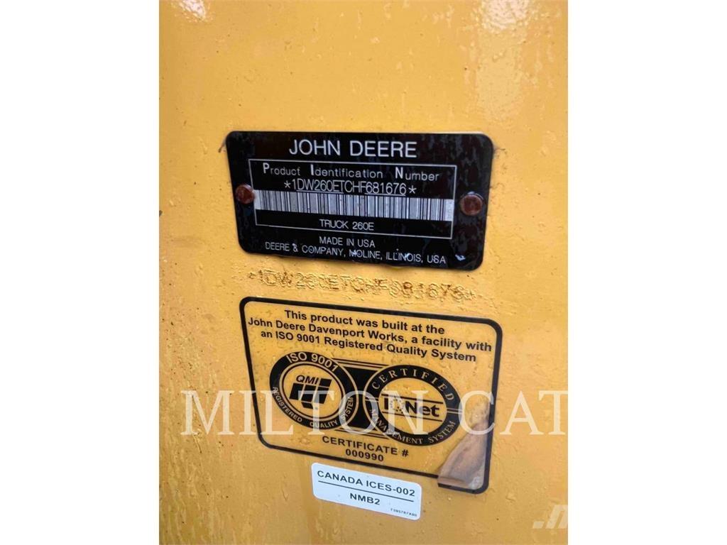 John Deere 260E Зчленовані самоскиди