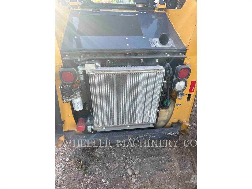 John Deere 318G Міні-навантажувачі