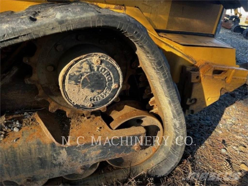 John Deere 331G Міні-навантажувачі