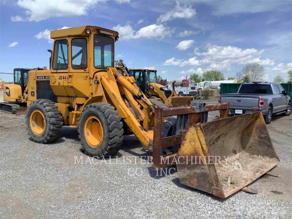 John Deere 444 Фронтальні навантажувачі