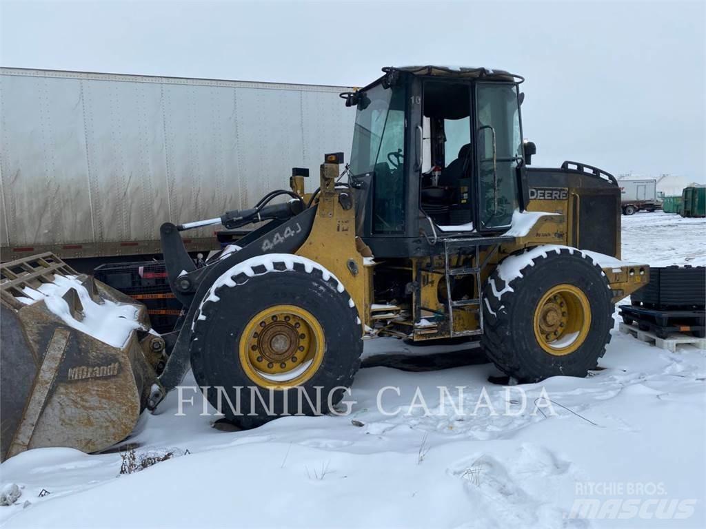 John Deere 444J Фронтальні навантажувачі