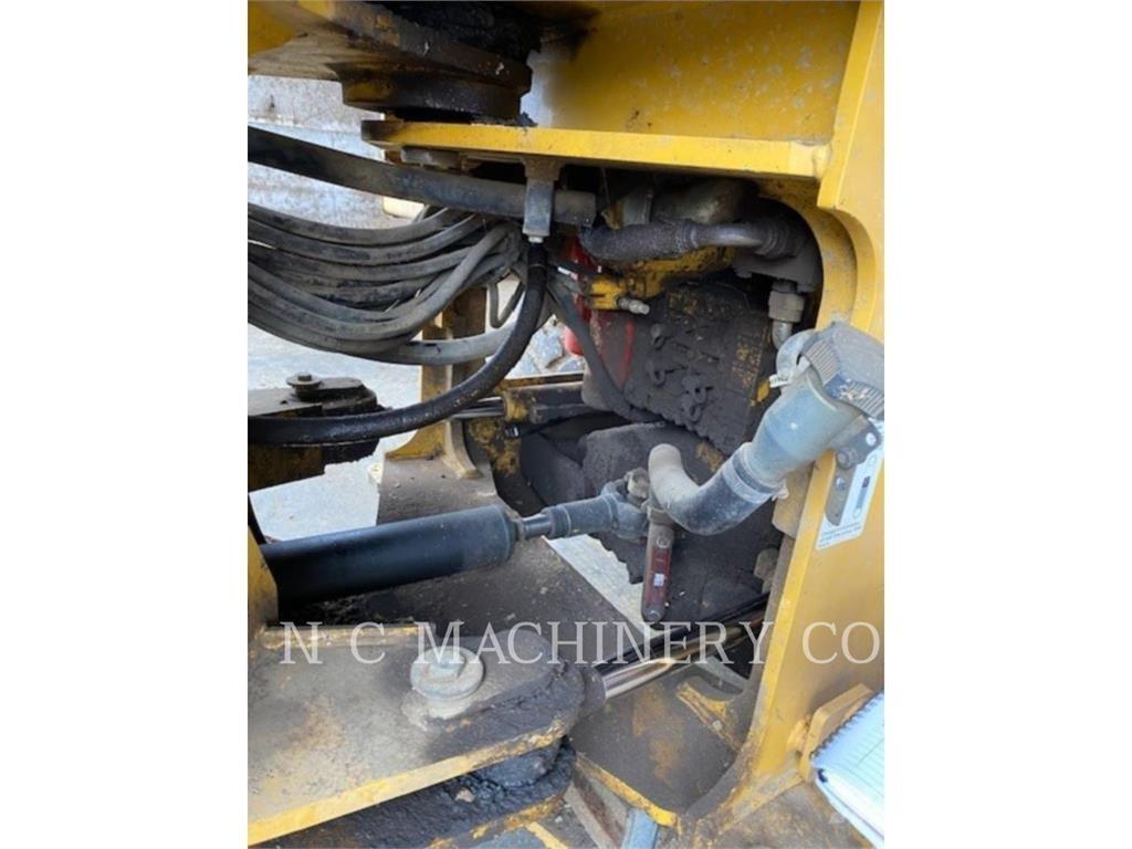 John Deere 544J Фронтальні навантажувачі