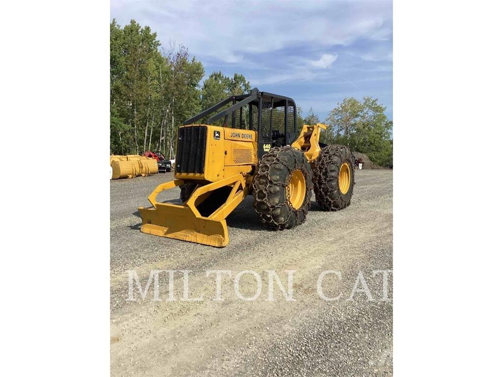 John Deere 640 Трельовочні трактора