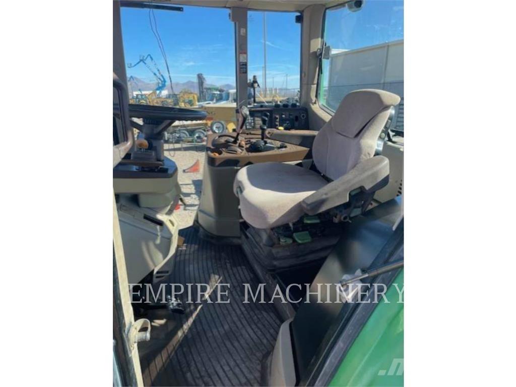 John Deere 7420 Трактори