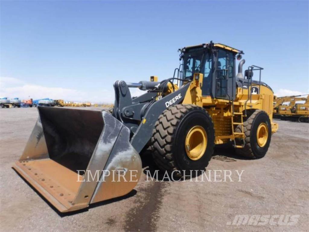 John Deere 744L Фронтальні навантажувачі