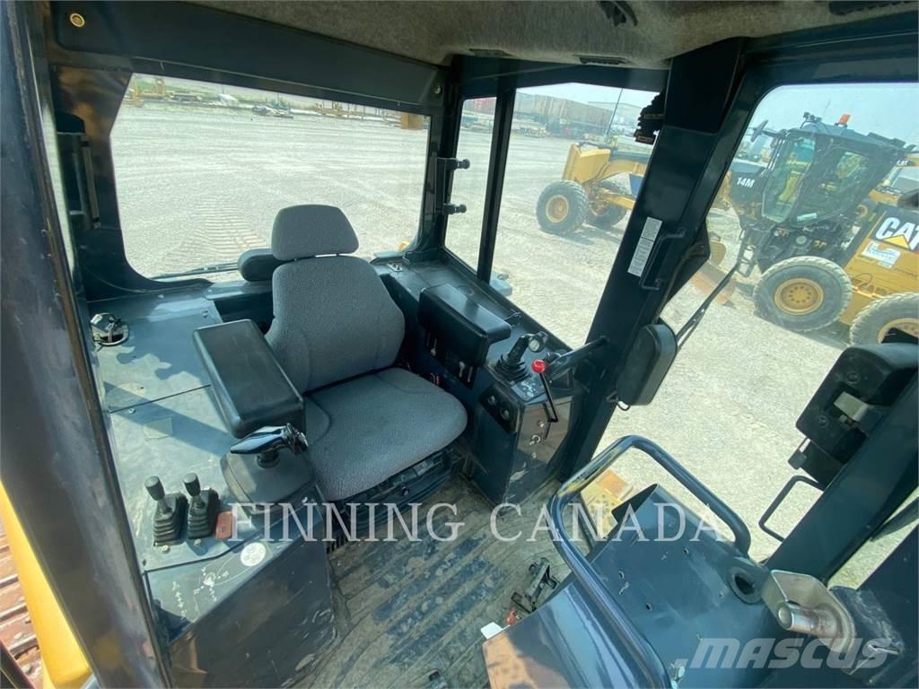 John Deere 750J Гусеничні бульдозери