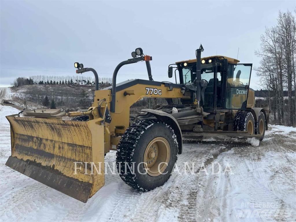 John Deere 770G Грейдери