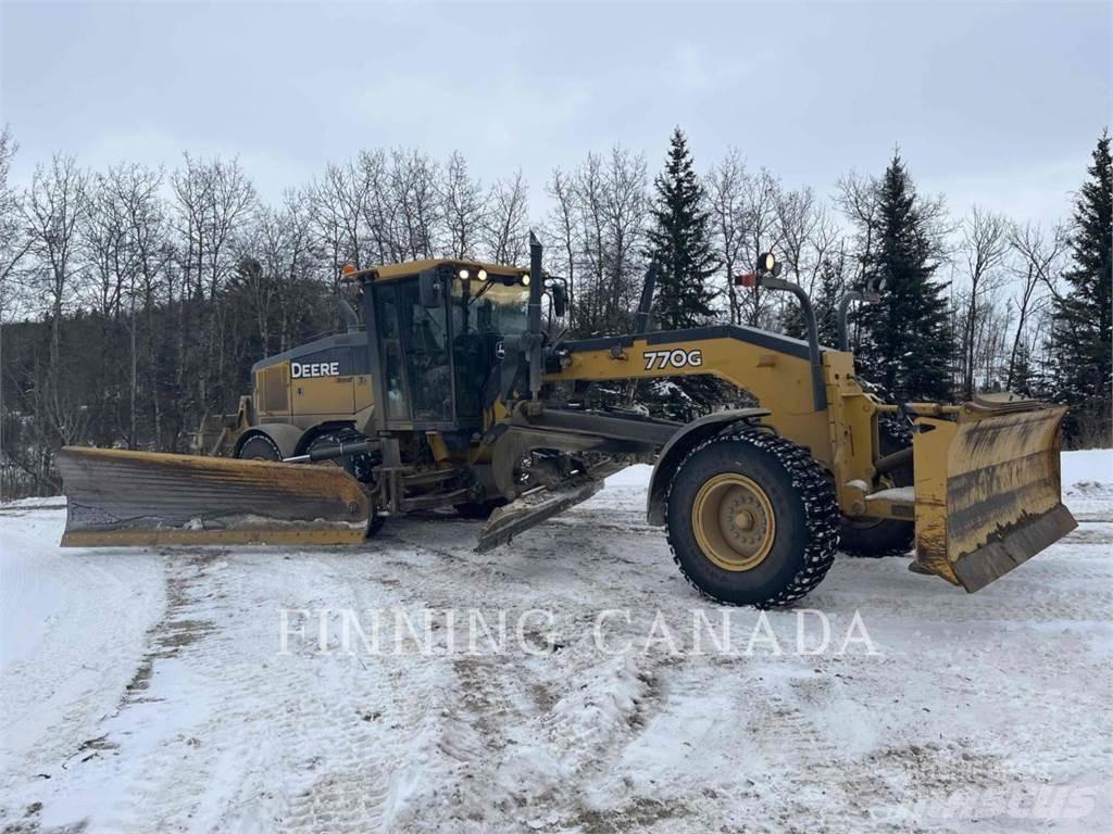 John Deere 770G Грейдери