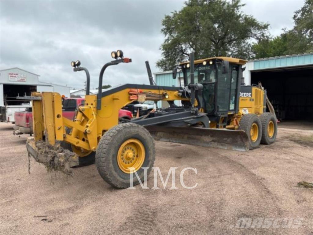 John Deere 770G Грейдери