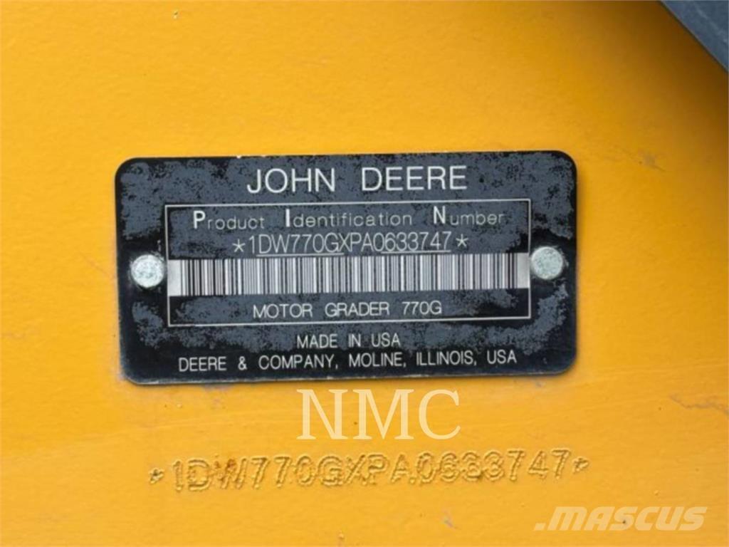 John Deere 770G Грейдери