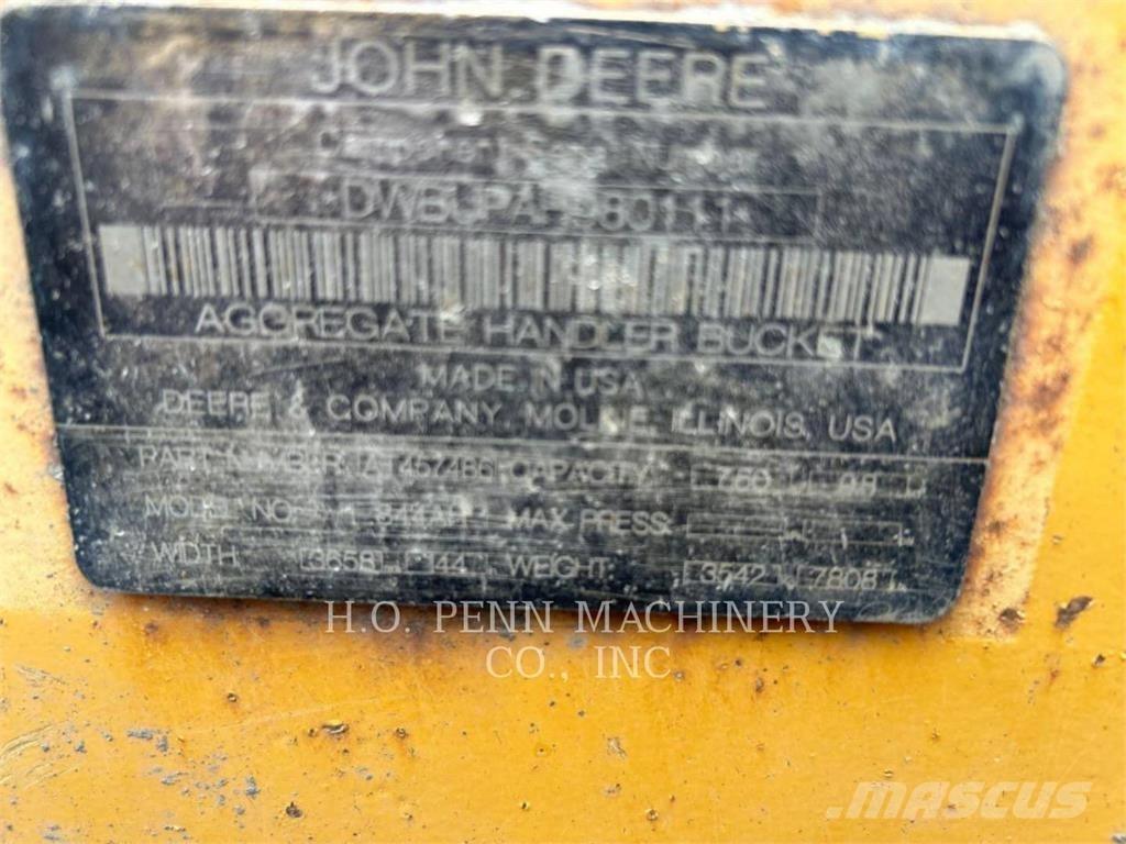 John Deere 844 Фронтальні навантажувачі