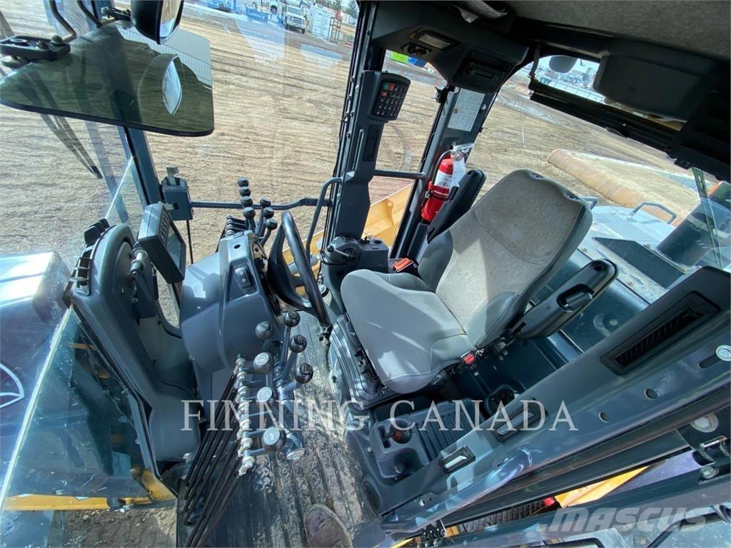 John Deere 870G Грейдери