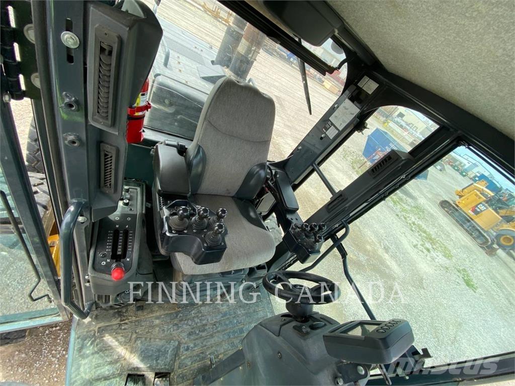 John Deere 872G Грейдери