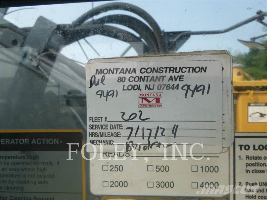 John Deere & CO. 245G Гусеничні екскаватори