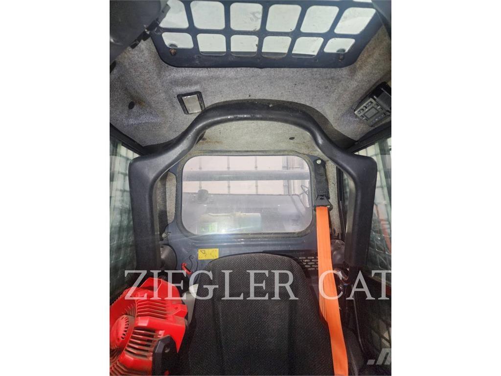 John Deere & CO. 318G Міні-навантажувачі