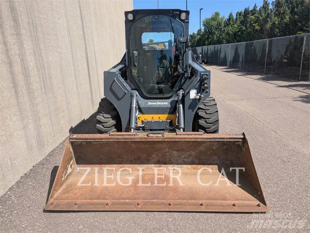 John Deere & CO. 320G Міні-навантажувачі
