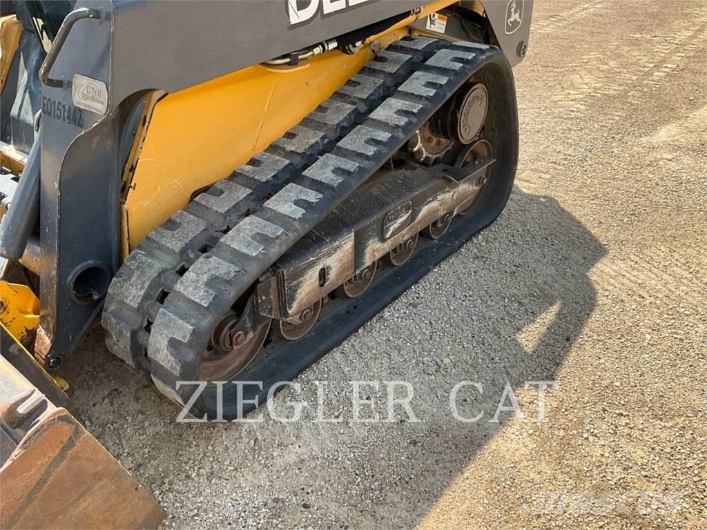 John Deere & CO. 323D Гусеничні вантажники