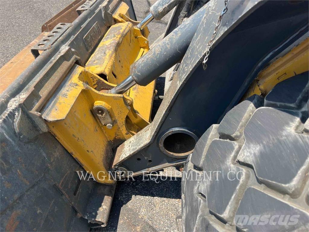 John Deere & CO. 324G Міні-навантажувачі
