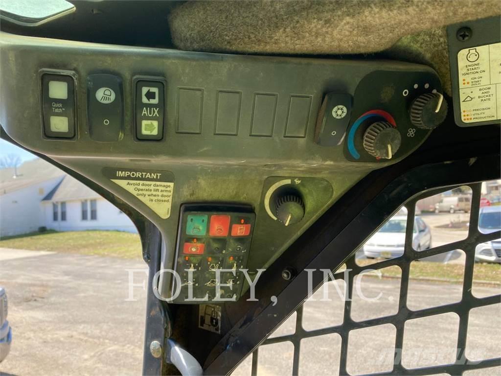 John Deere & CO. 330G Міні-навантажувачі