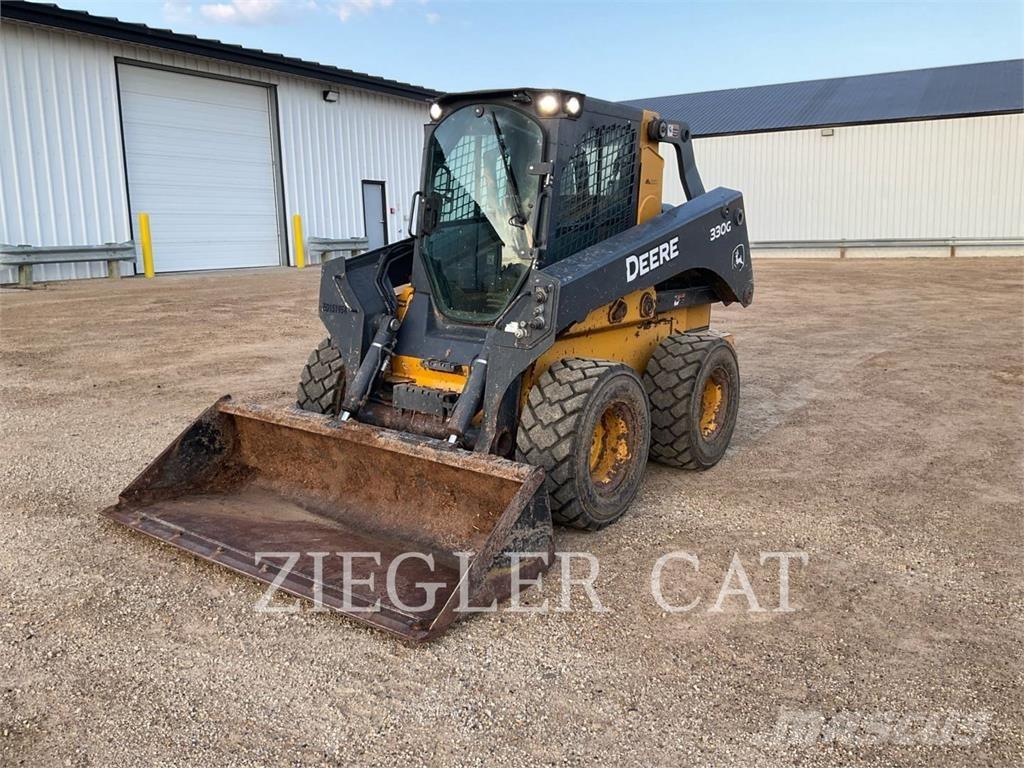 John Deere & CO. 330G Гусеничні вантажники