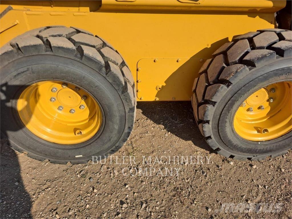 John Deere & CO. 332G Міні-навантажувачі