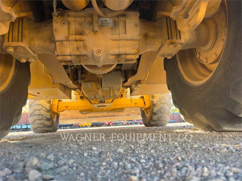 John Deere & CO. 410K TC Екскаватори-навантажувачі