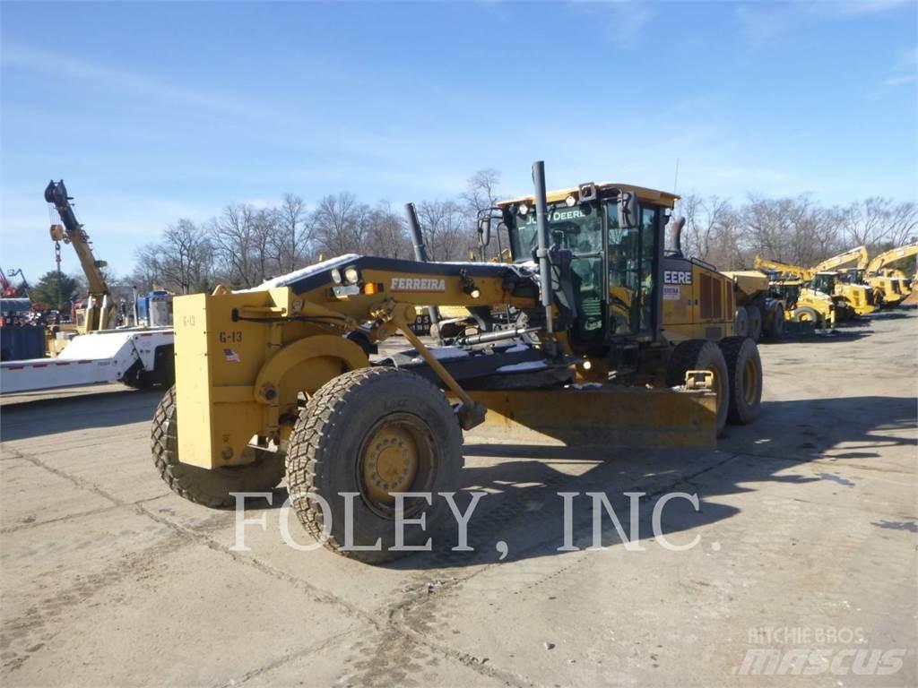 John Deere & CO. 672G Грейдери