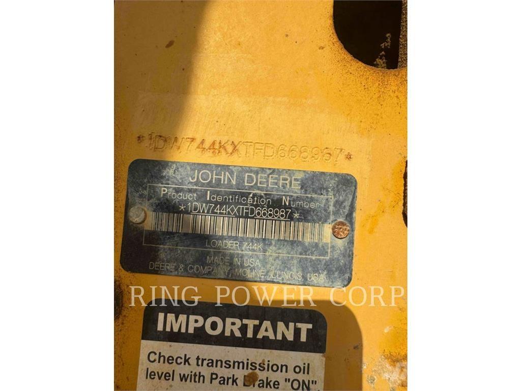 John Deere & CO. 744K Фронтальні навантажувачі