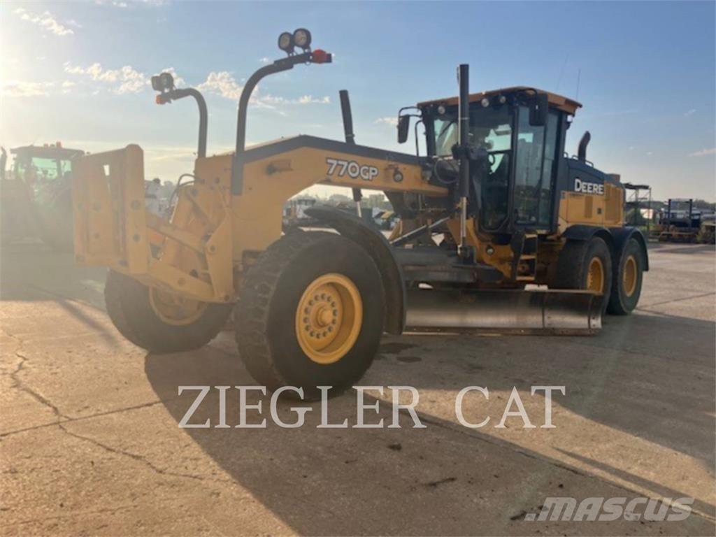 John Deere & CO. 770GP Грейдери