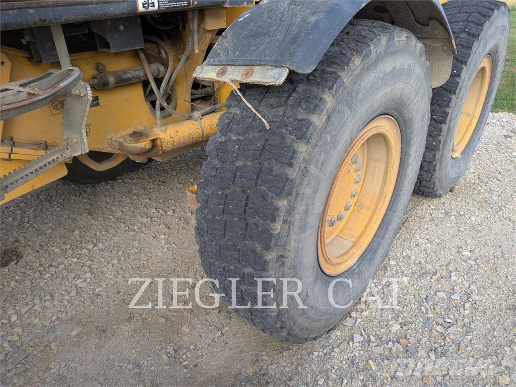 John Deere & CO. 772CH Грейдери