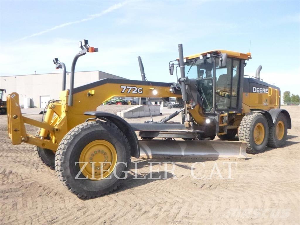 John Deere & CO. 772G Грейдери