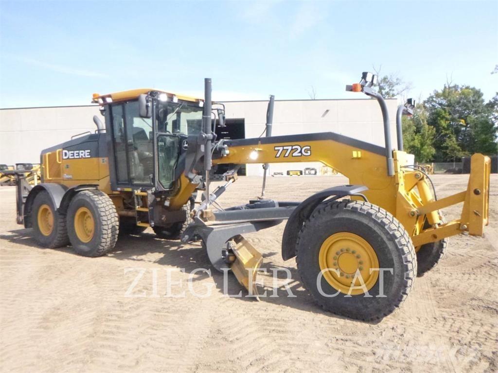 John Deere & CO. 772G Грейдери