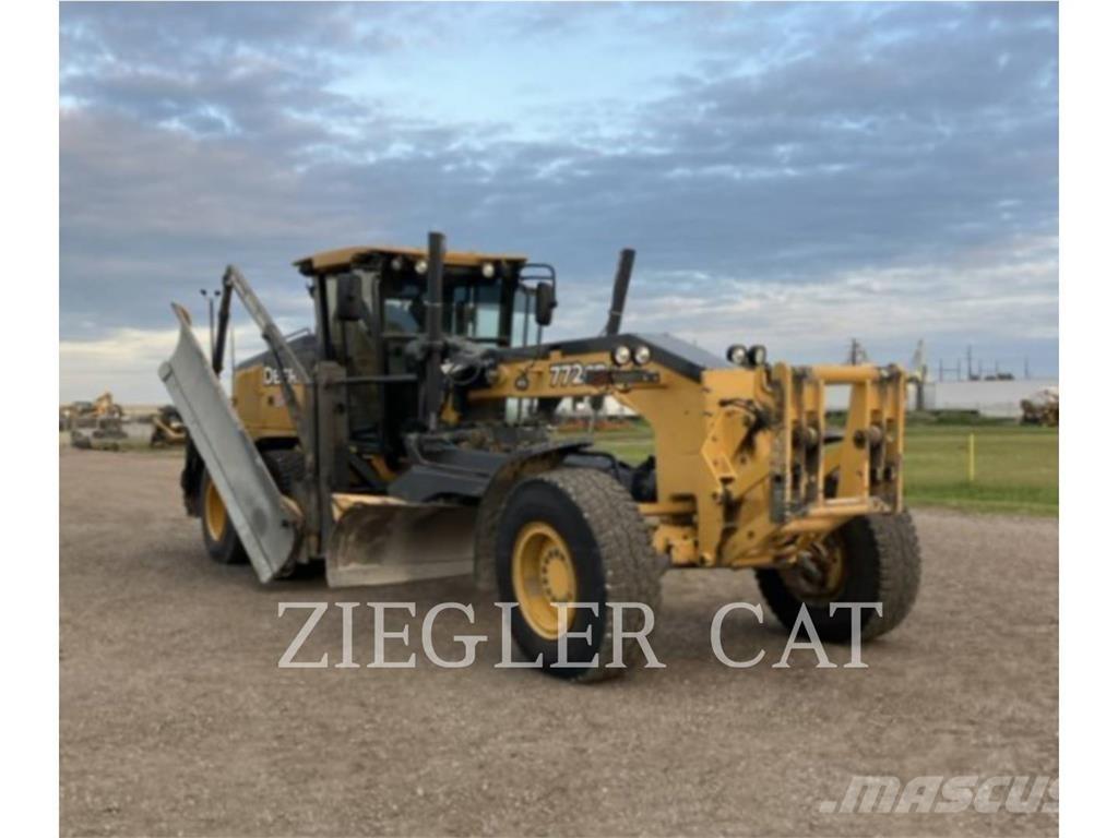 John Deere & CO. 772GP Грейдери