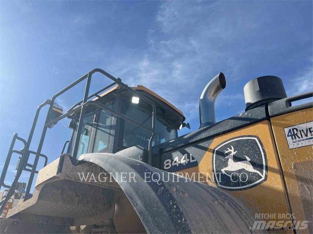 John Deere & CO. 844L AG Фронтальні навантажувачі