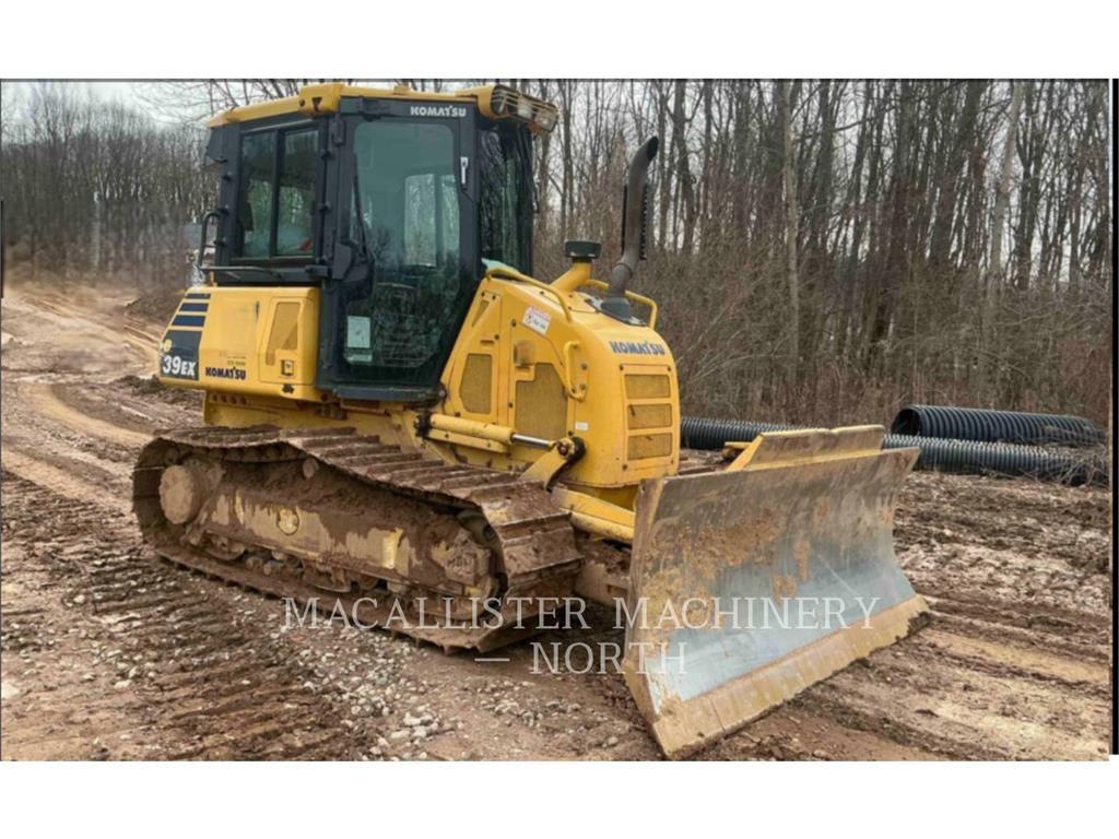 Komatsu D39EX-24 Гусеничні бульдозери