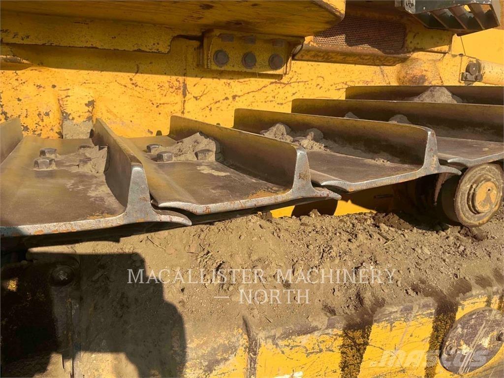Komatsu D39PX-23 Гусеничні бульдозери