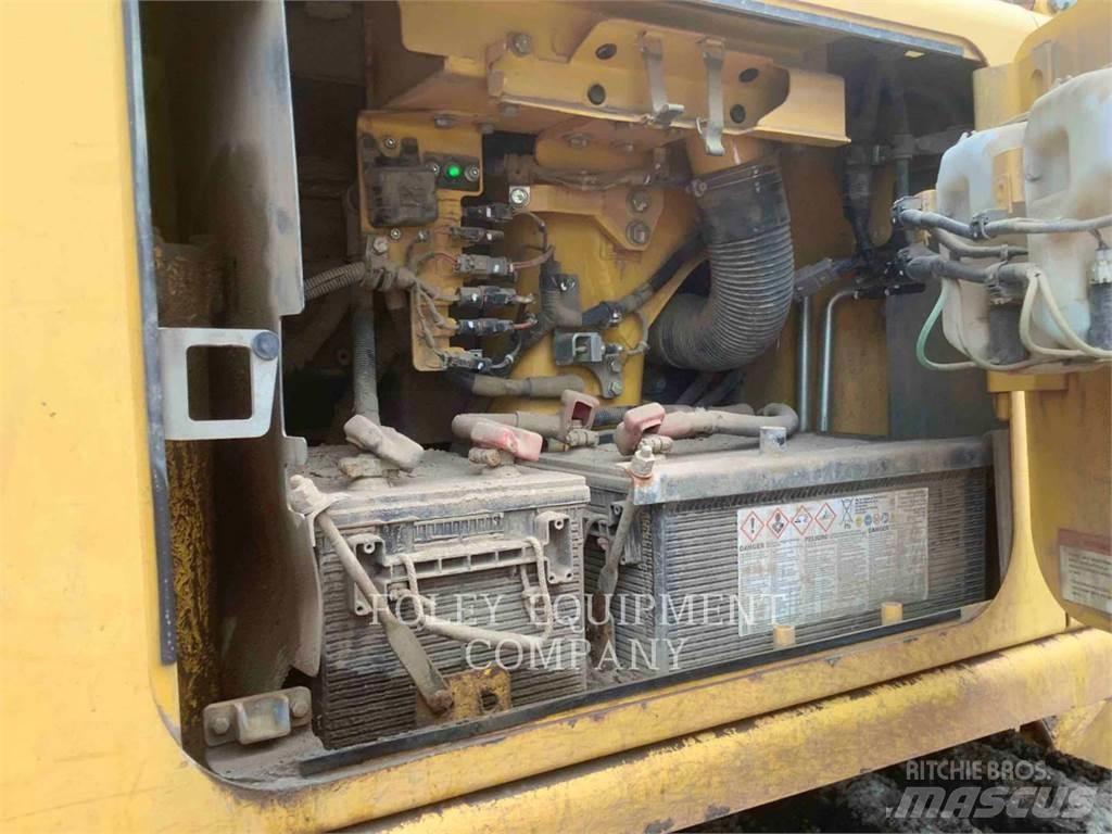Komatsu D85EXI Гусеничні бульдозери