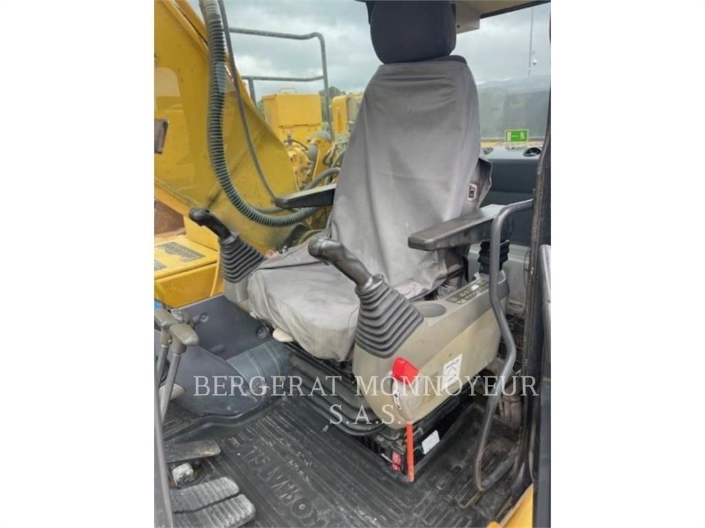 Komatsu HB215 Гусеничні екскаватори