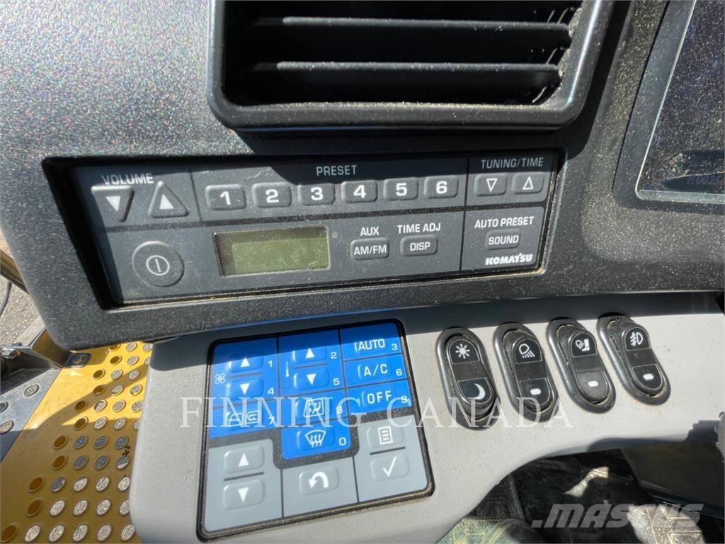 Komatsu HD605-8 Зчленовані самоскиди