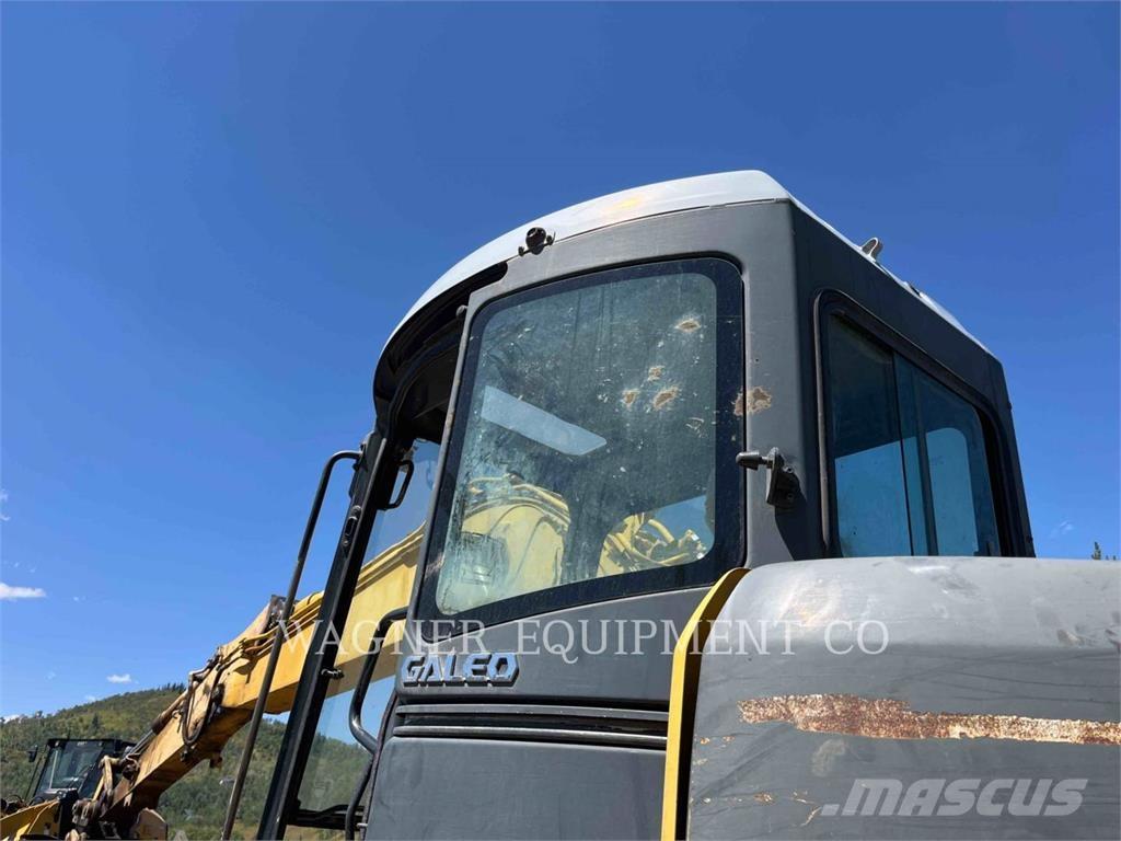 Komatsu PC138USLC2 Гусеничні екскаватори