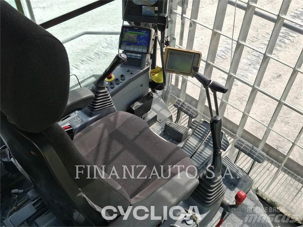 Komatsu PC2000-11 Гусеничні екскаватори