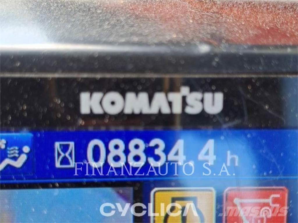 Komatsu PC210 Гусеничні екскаватори
