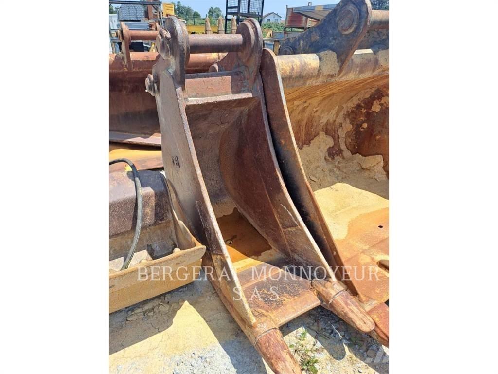 Komatsu PC210LC Гусеничні екскаватори