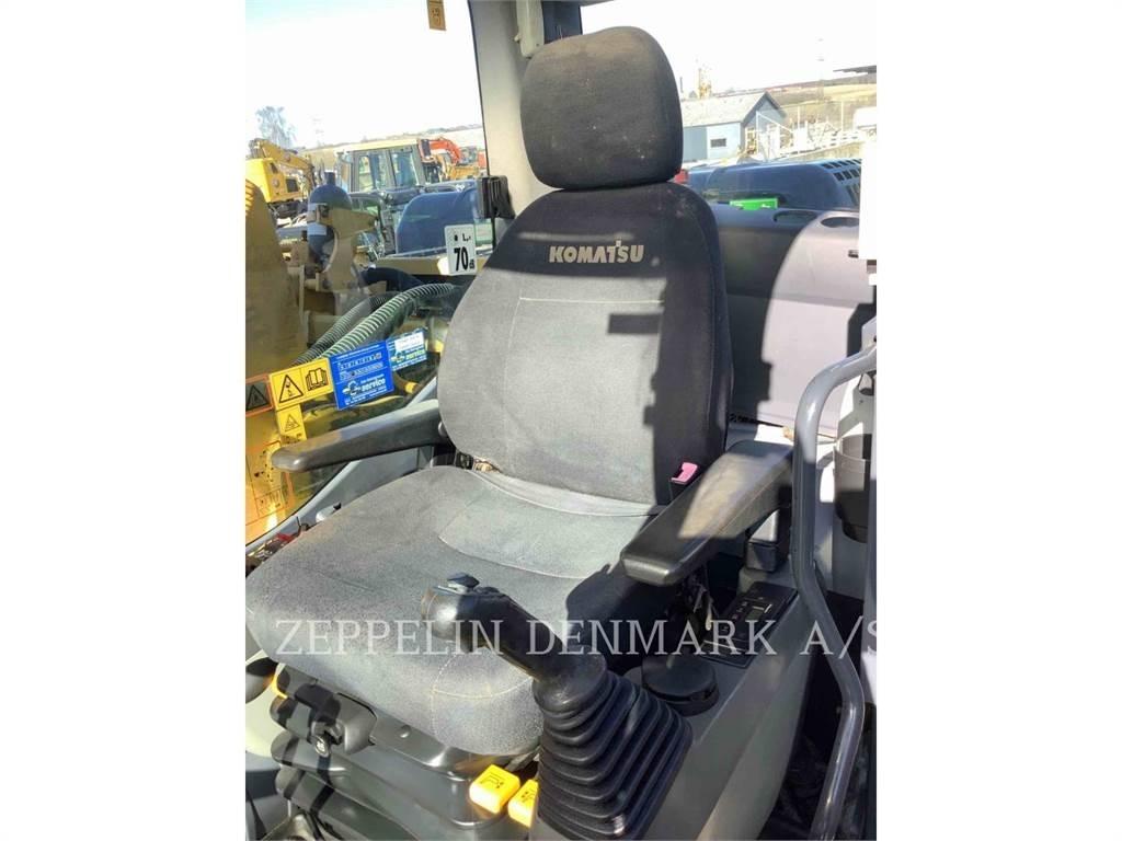 Komatsu PC240 Гусеничні екскаватори