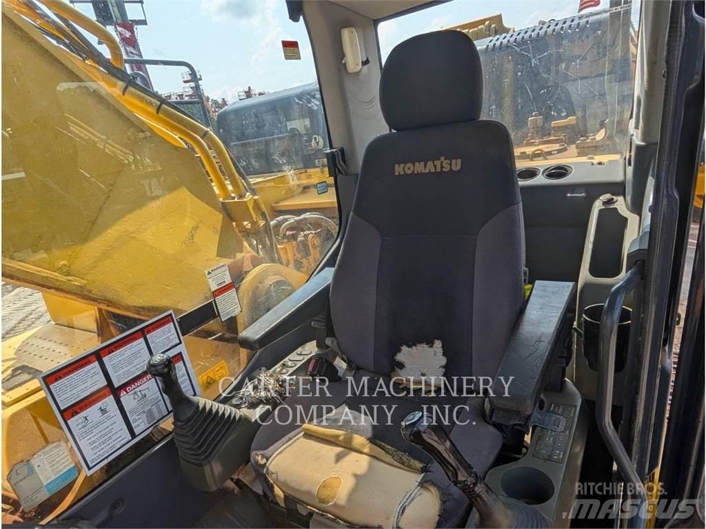 Komatsu PC490 Гусеничні екскаватори